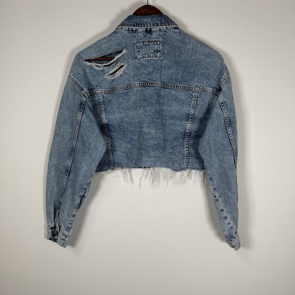 Forever 21 Women's Blue Denim Jacket Crop Distressed Medium Wash‎ Size Small - Picture 6 of 7